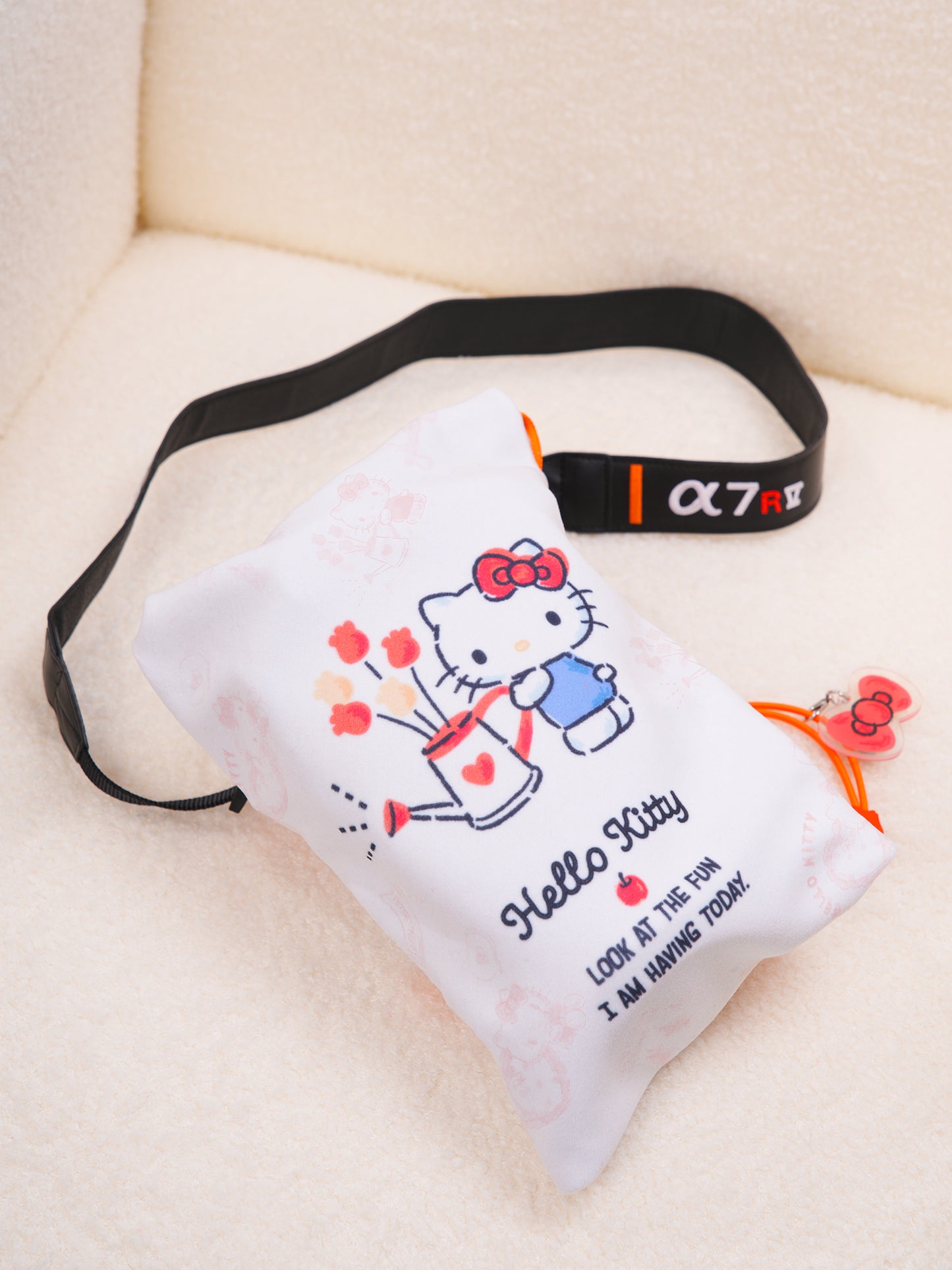 Pashari Hello Kitty & Kuromi Magic Protective Cloth | Camera & Screen Cleaning Wrap