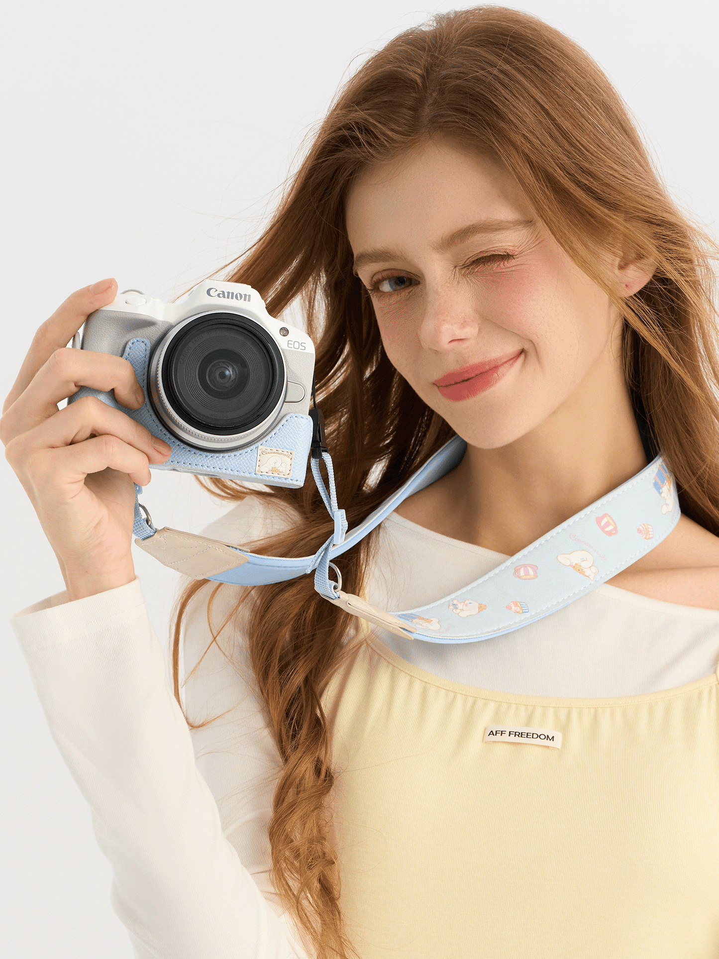 Pashari Cinnamoroll Blue Genuine Leather Camera Case for Canon R50